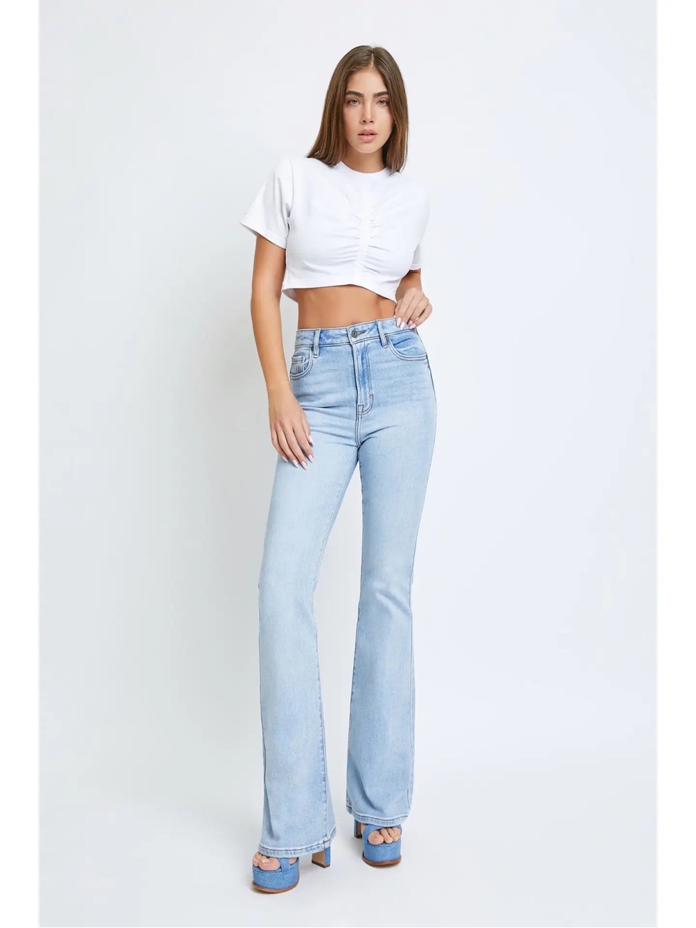 NWT Hidden Jeans Happi High Rise Flare Light Wash Denim - Size 31